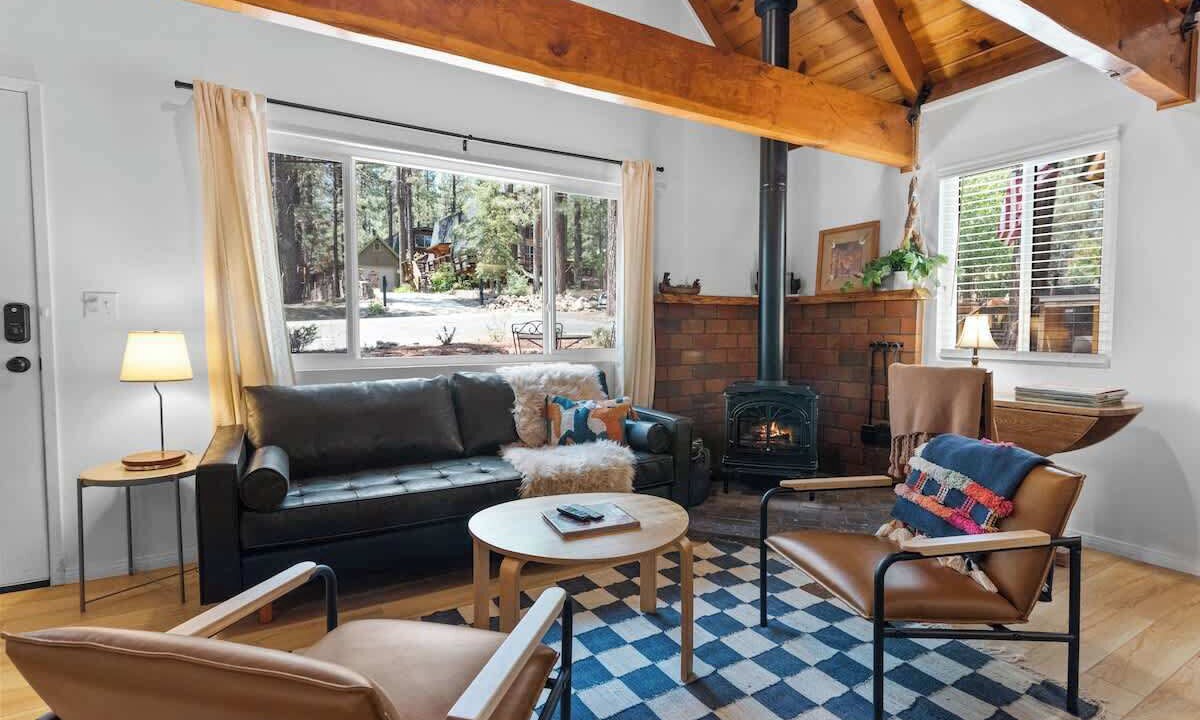Photo of Livingroom in Big Bear City