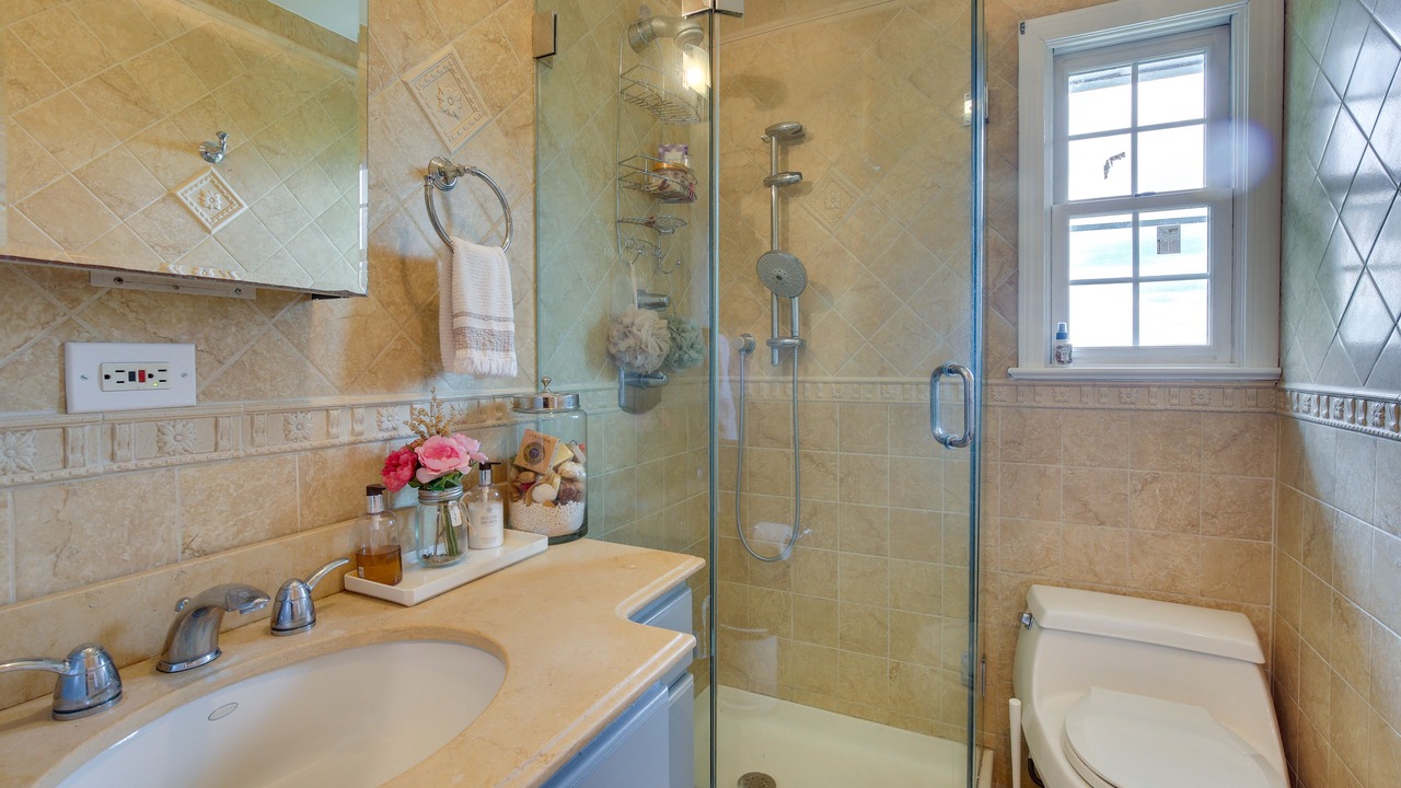Photo of Bathroom in Lake Peekskill