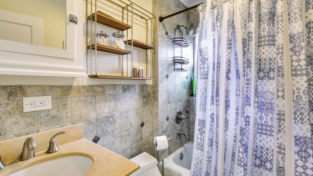 Photo of Bathroom in Lake Peekskill
