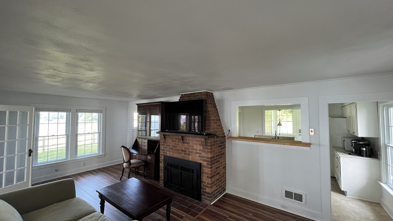 Photo of Livingroom in Cleveland