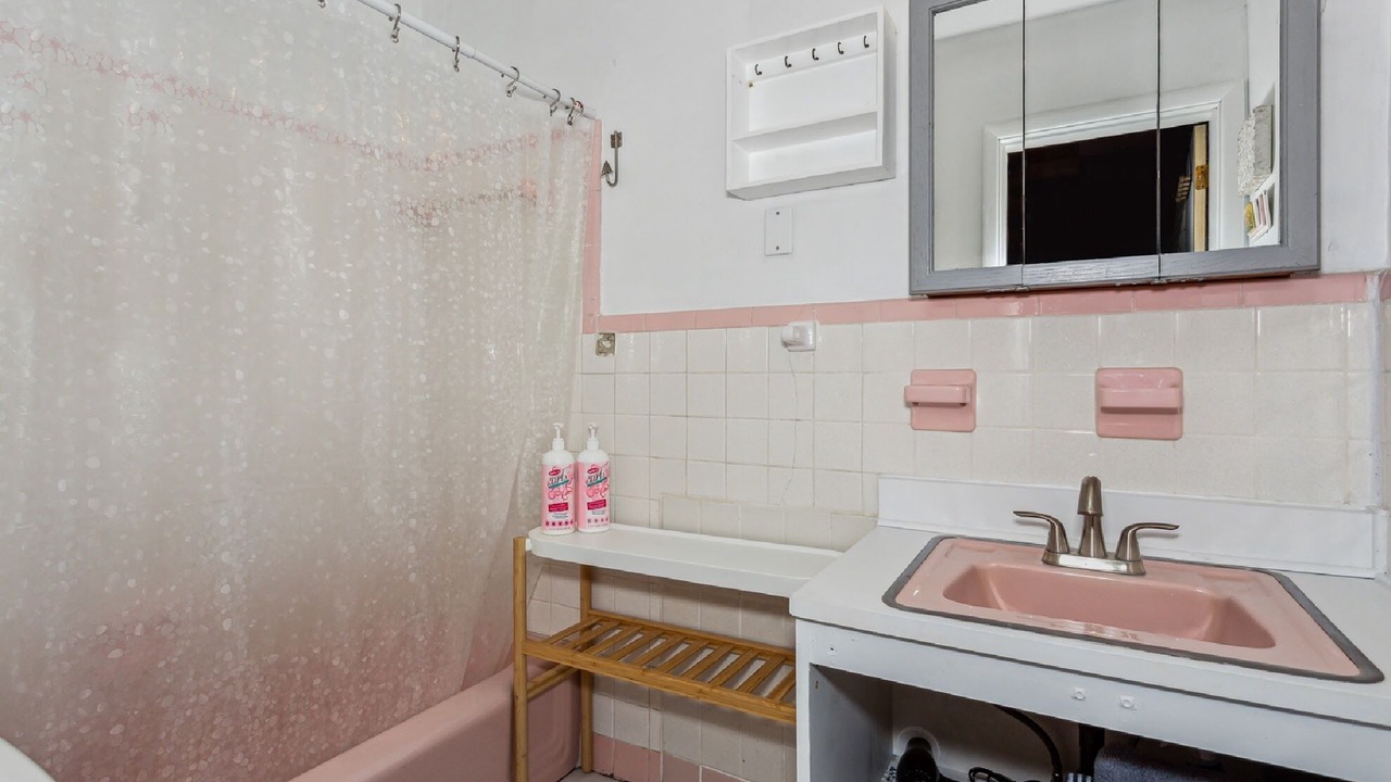 Photo of Bathroom in North Hill