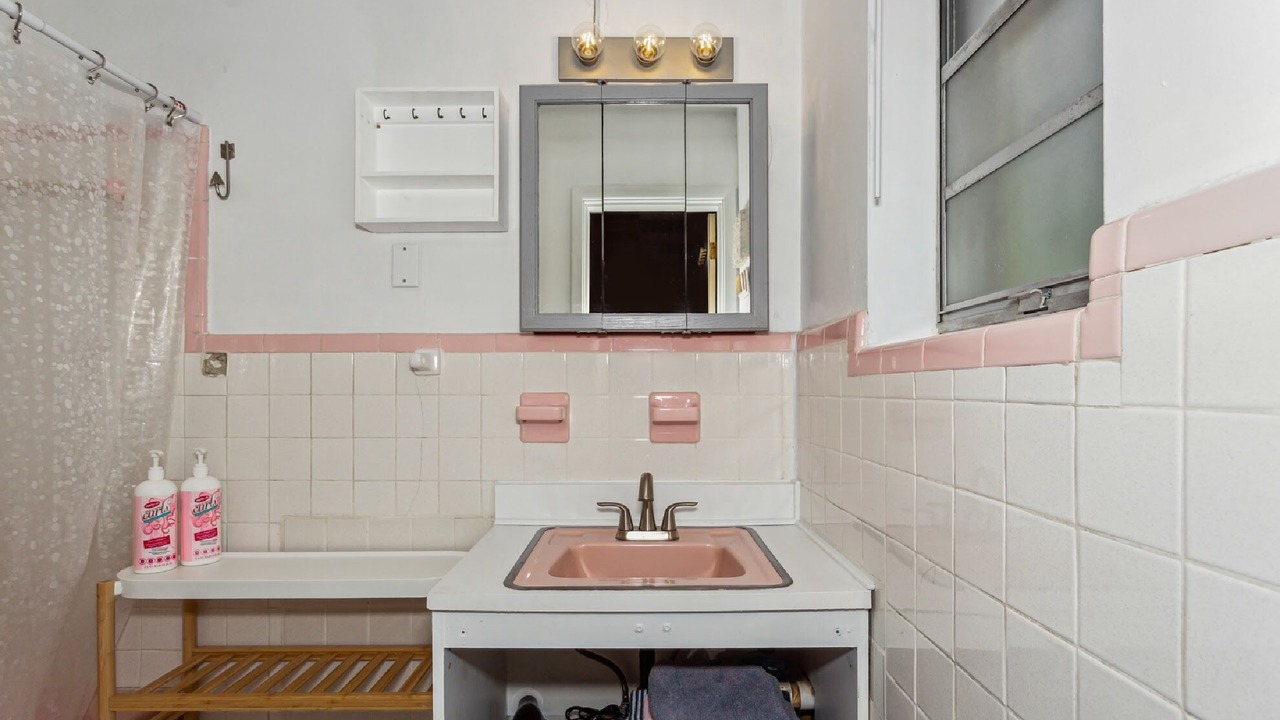 Photo of Bathroom in North Hill