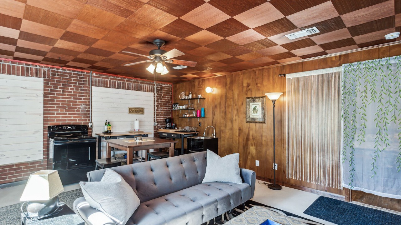 Photo of Livingroom in North Hill