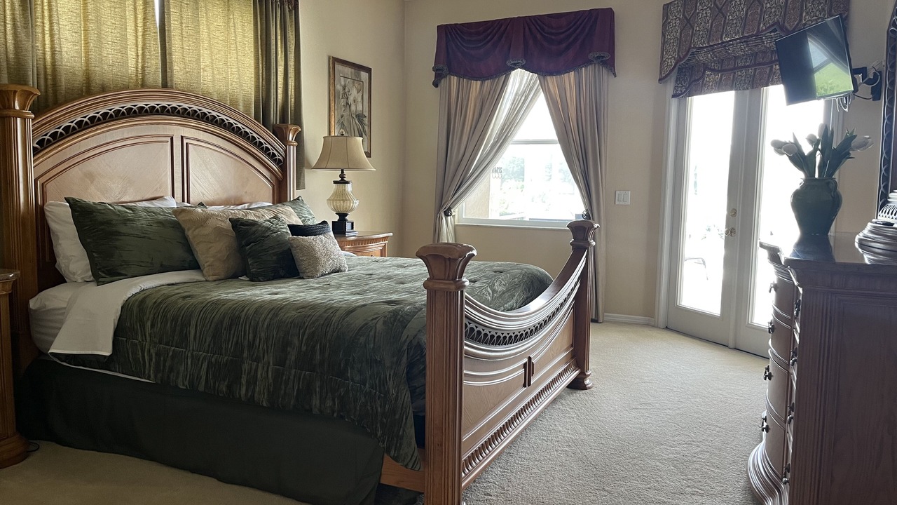Photo of Bedroom in Ridgewood Lakes