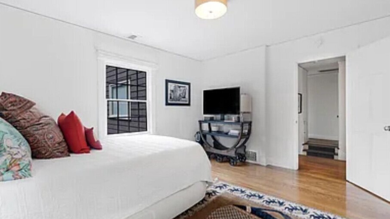 Photo of Bedroom in Greater Wilshire - Hancock Park