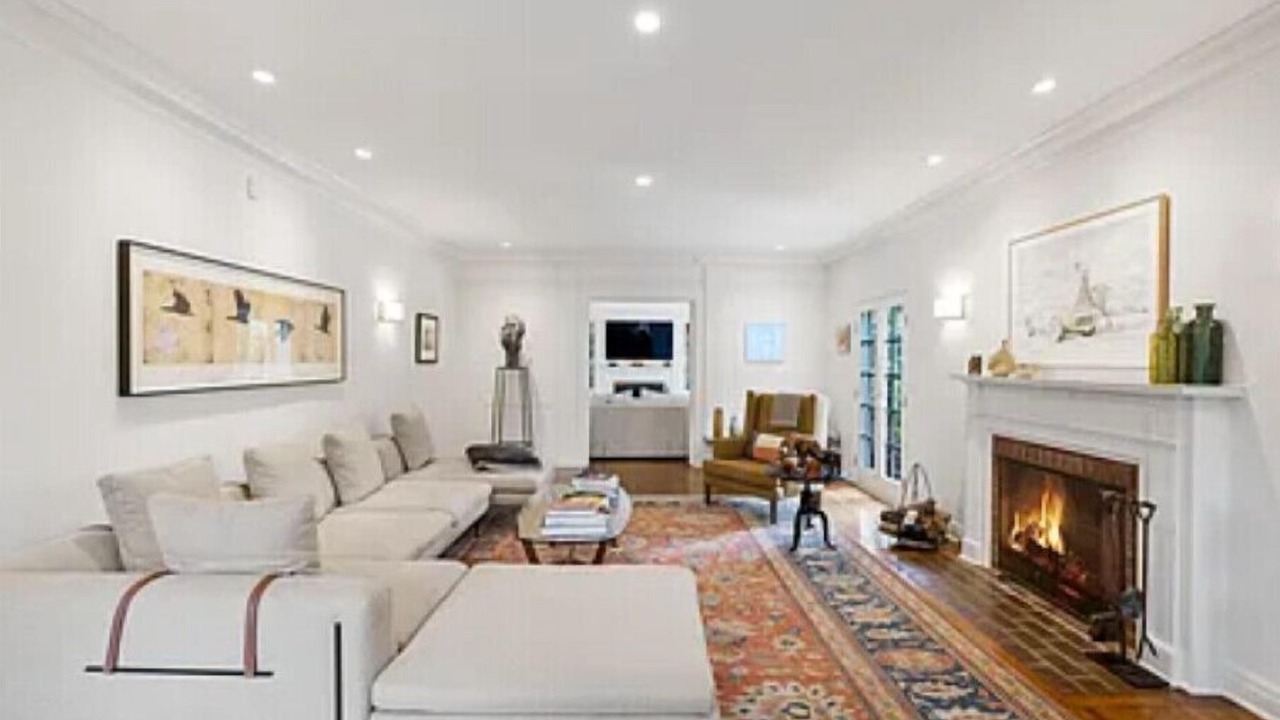 Photo of Livingroom in Greater Wilshire - Hancock Park