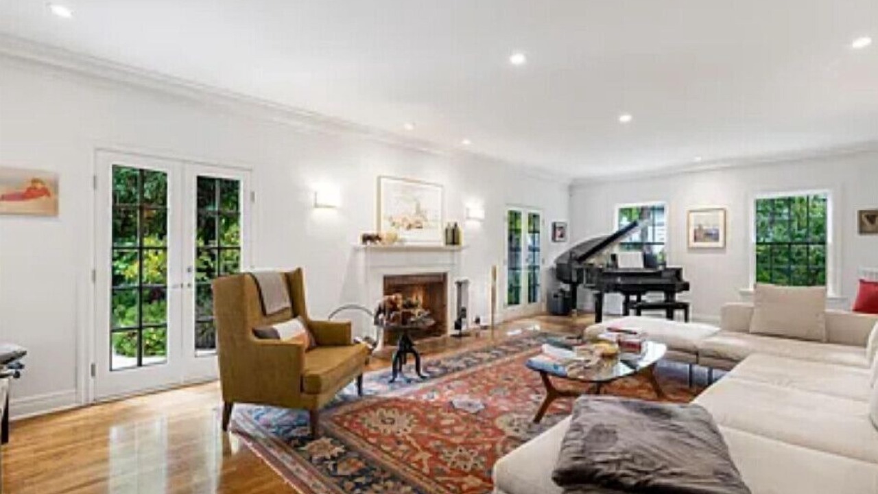 Photo of Livingroom in Greater Wilshire - Hancock Park