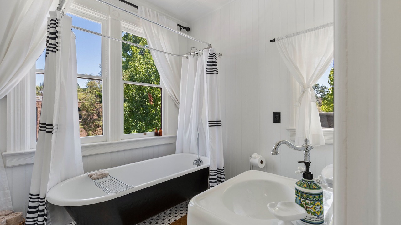 Photo of Bathroom in Auburn