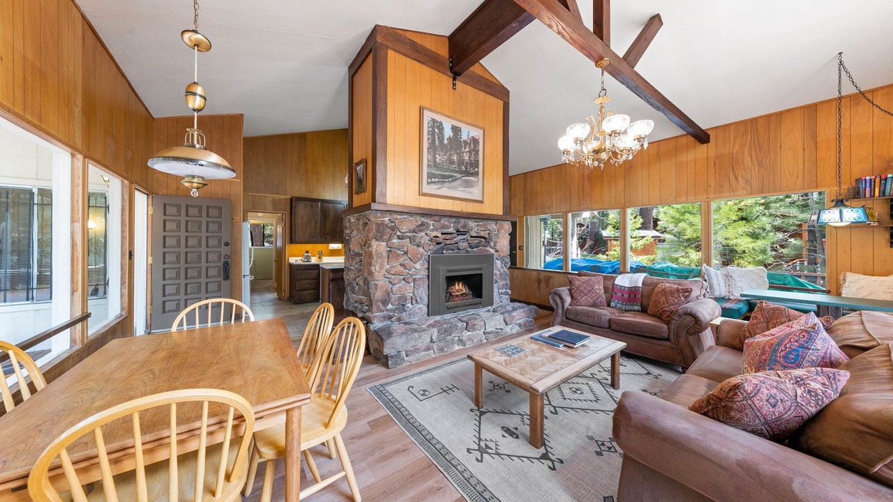 Photo of Livingroom in Tahoe Sierra Estates