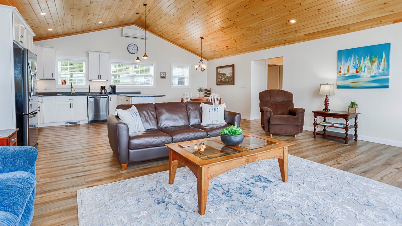Photo of Livingroom in Town of Varick