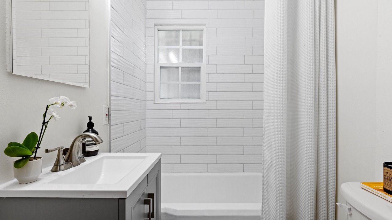 Photo of Bathroom in Hollywood Hills West