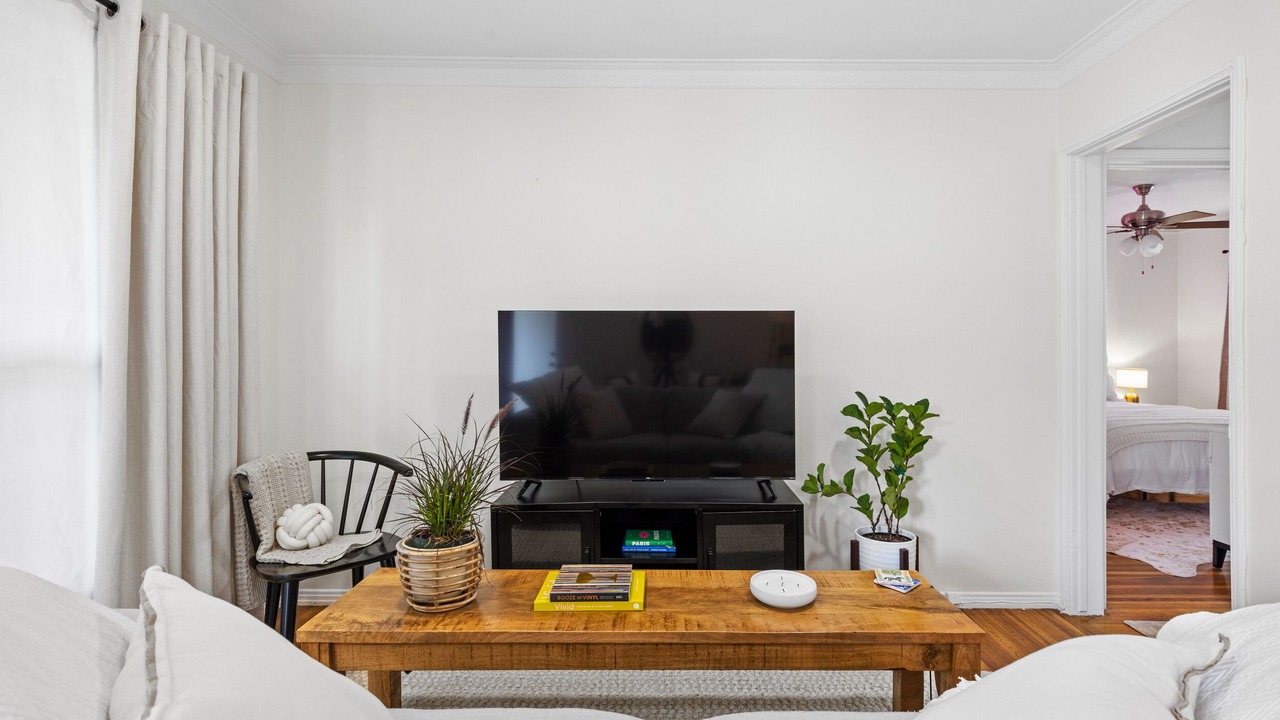 Photo of Livingroom in Hollywood Hills West