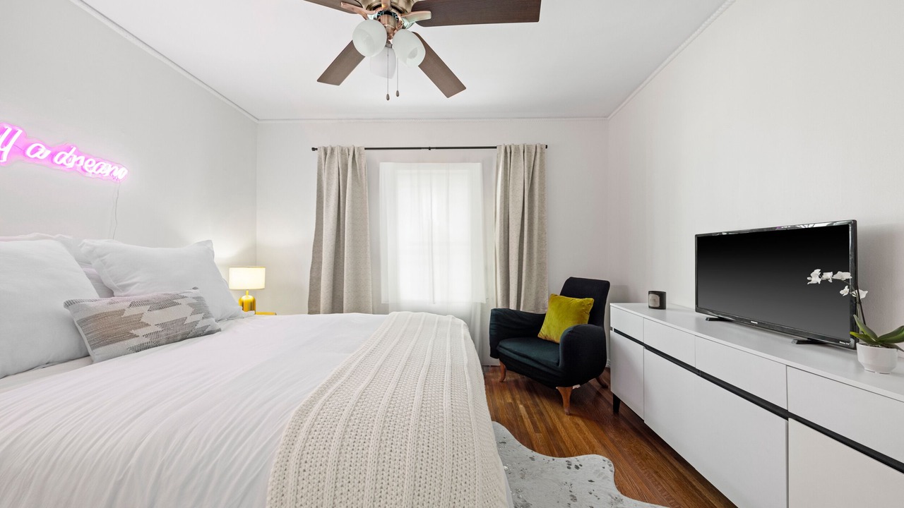 Photo of Bedroom in Hollywood Hills West