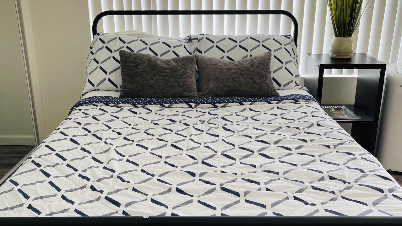 Photo of Bedroom in Sawtelle