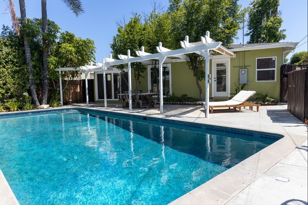 Photo of Outdoor in Woodland Hills