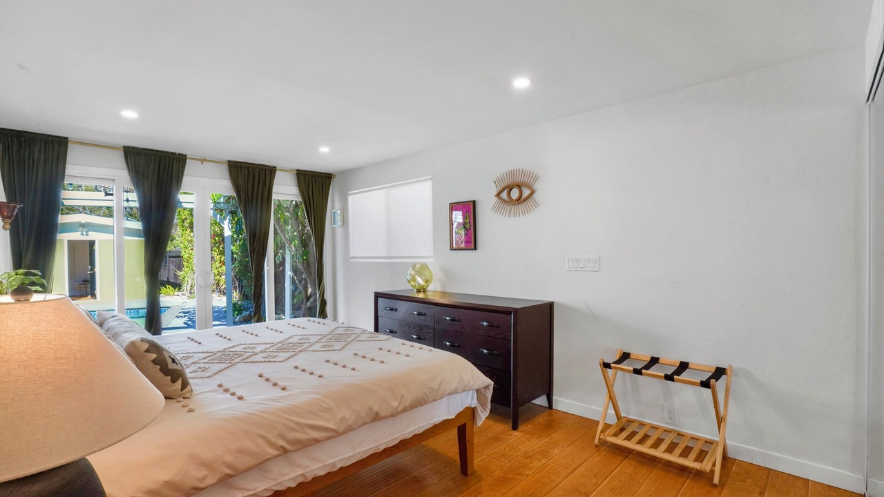 Photo of Bedroom in Woodland Hills