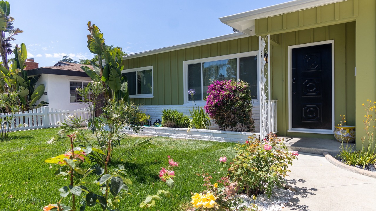 Photo of Outdoor in Woodland Hills