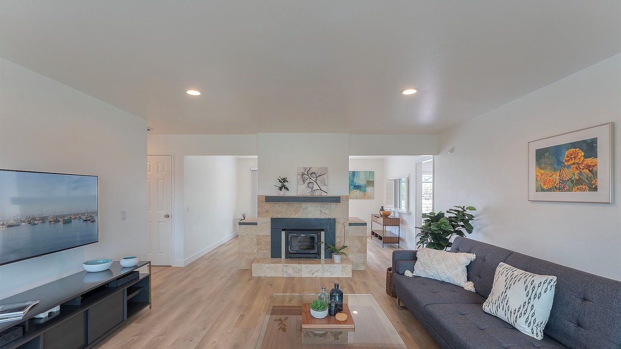 Photo of Livingroom in Del Rey Oaks