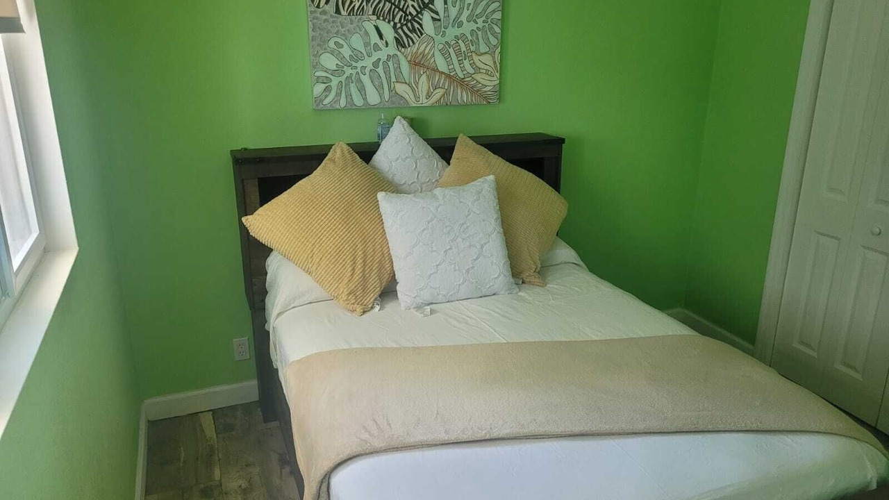 Photo of Bedroom in Bahamas Terrace