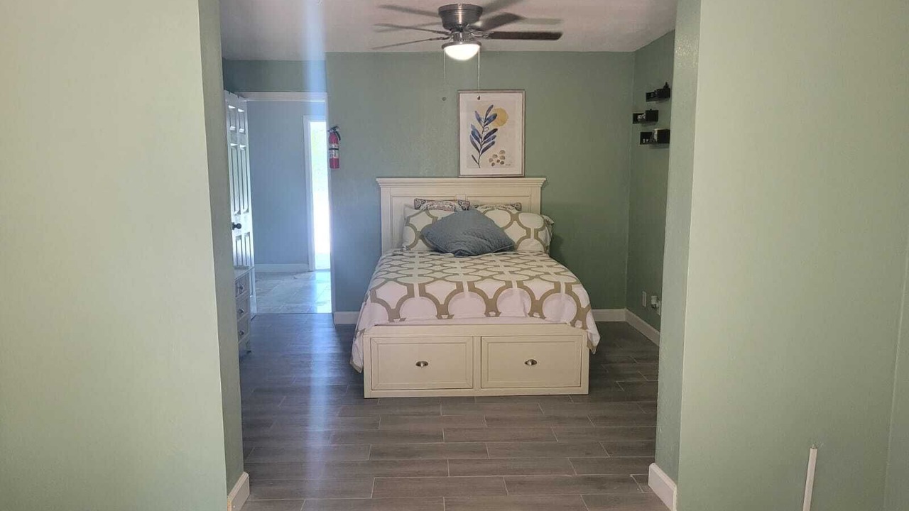 Photo of Bedroom in Bahamas Terrace