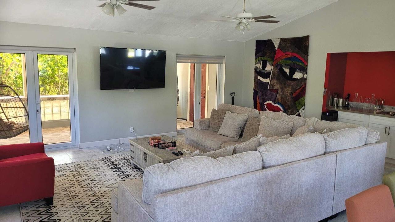 Photo of Livingroom in Bahamas Terrace