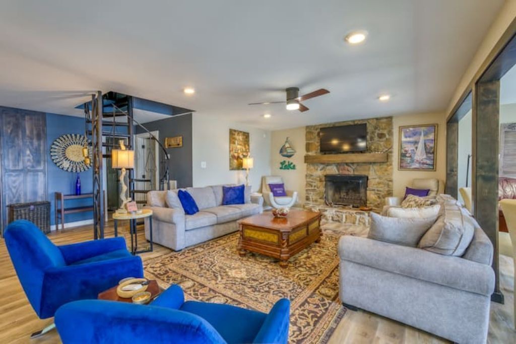 Photo of Livingroom in Muscle Shoals