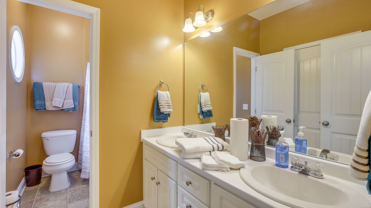 Photo of Bathroom in Moundville