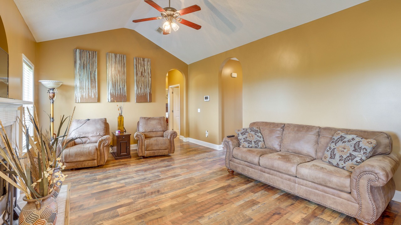 Photo of Livingroom in Moundville