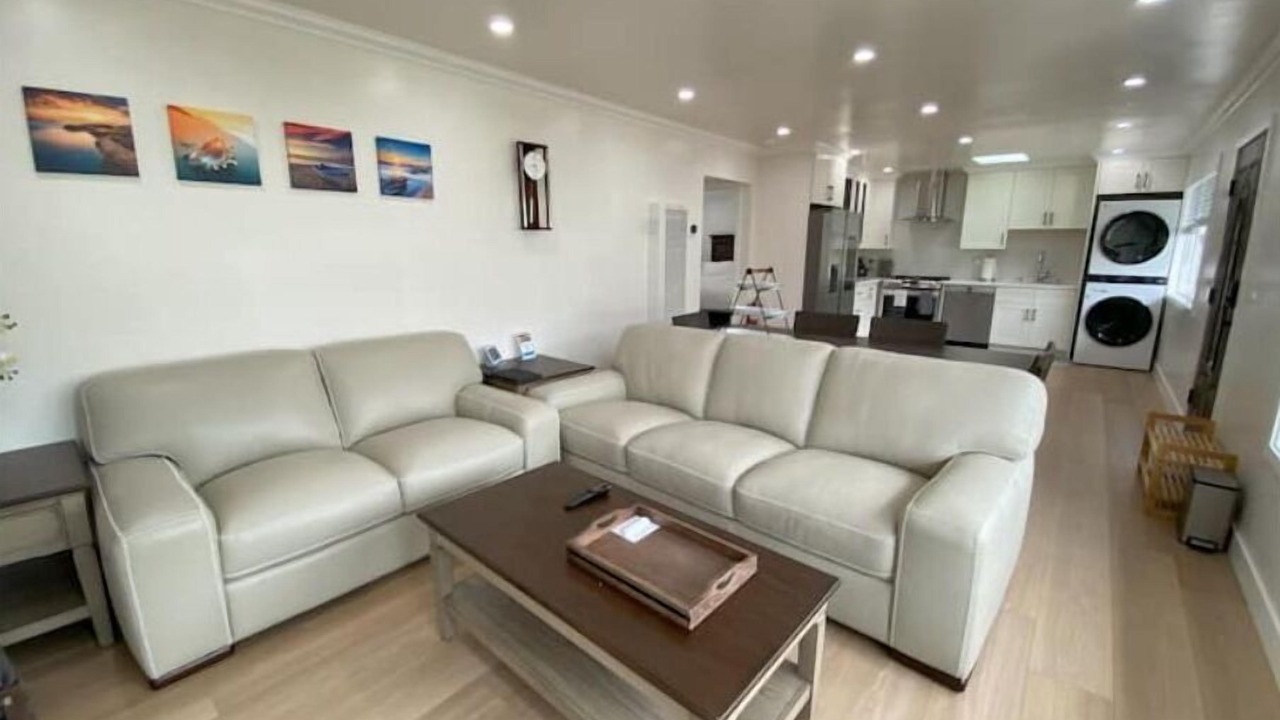 Photo of Livingroom in Edgemar - Pacific Manor
