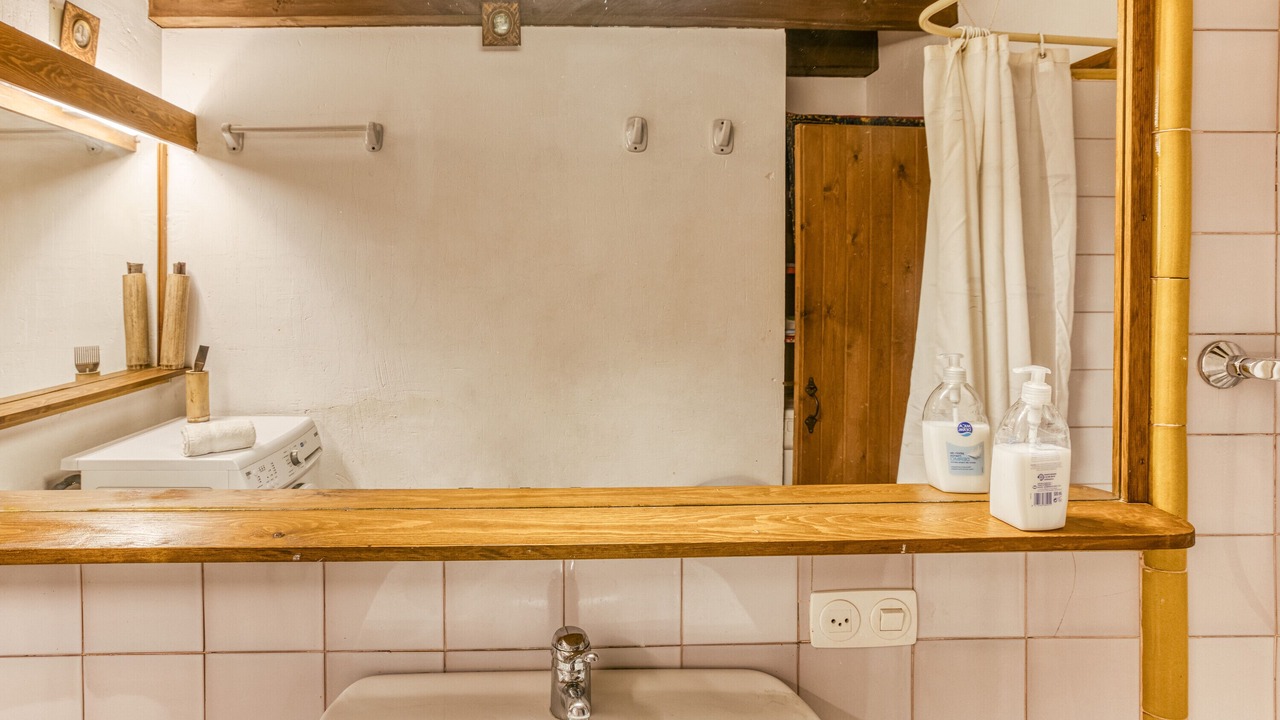 Photo of Bathroom in Palau-Sator