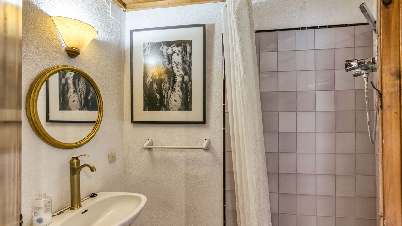 Photo of Bathroom in Palau-Sator