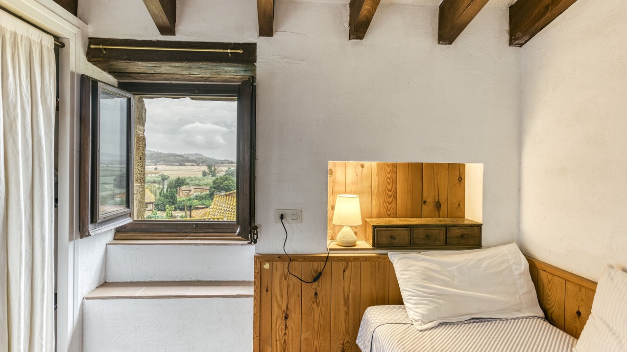 Photo of Bedroom in Palau-Sator