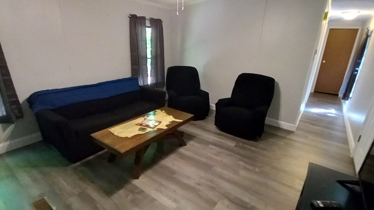 Photo of Livingroom in Maple View