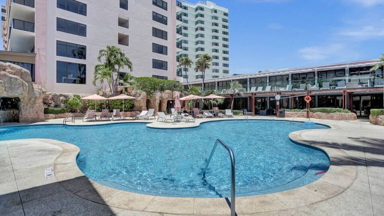 Photo of Outdoor in Mid Beach