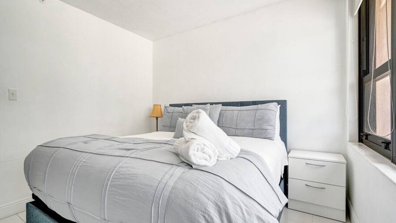 Photo of Bedroom in Mid Beach