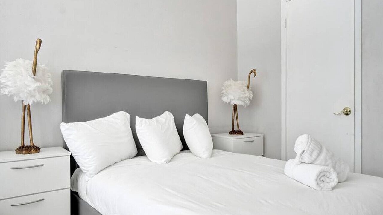 Photo of Bedroom in Mid Beach