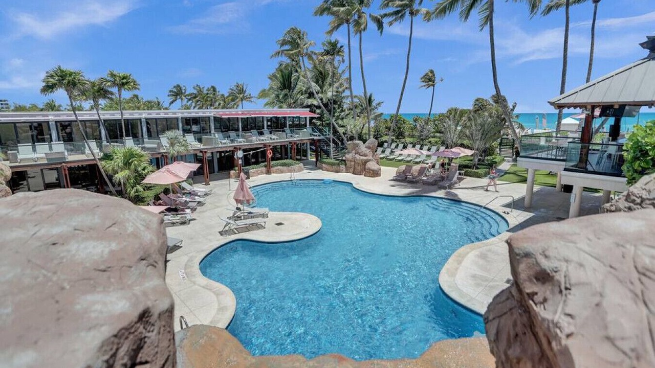 Photo of Outdoor in Mid Beach