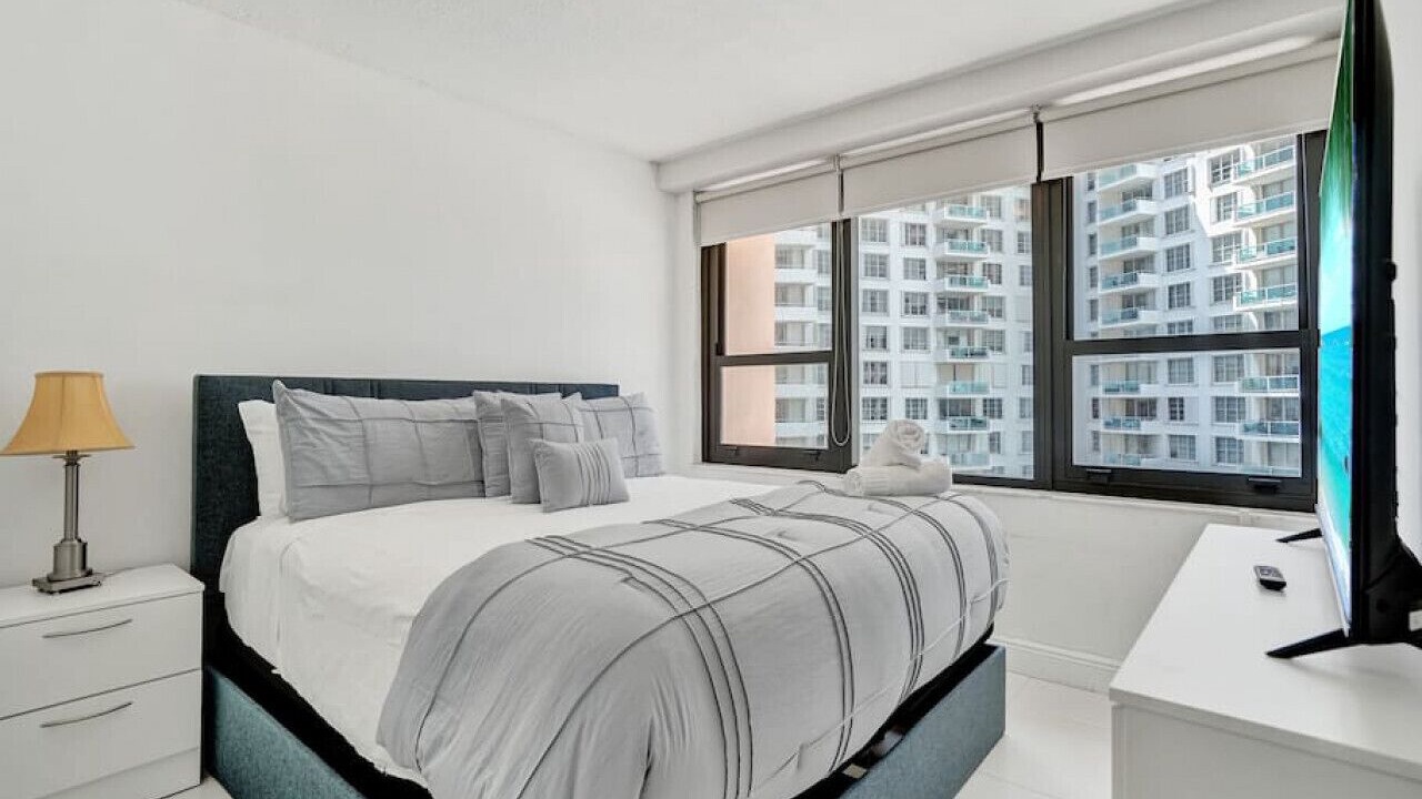Photo of Bedroom in Mid Beach