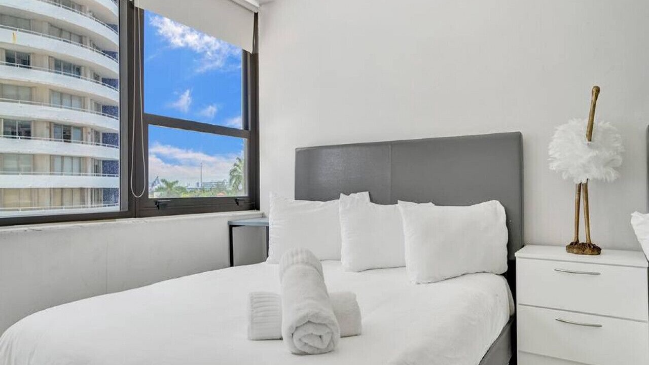 Photo of Bedroom in Mid Beach