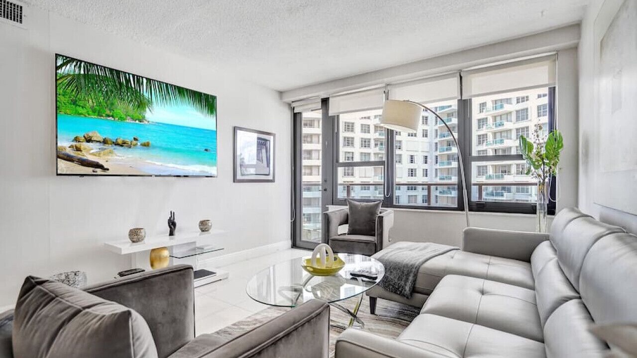 Photo of Livingroom in Mid Beach