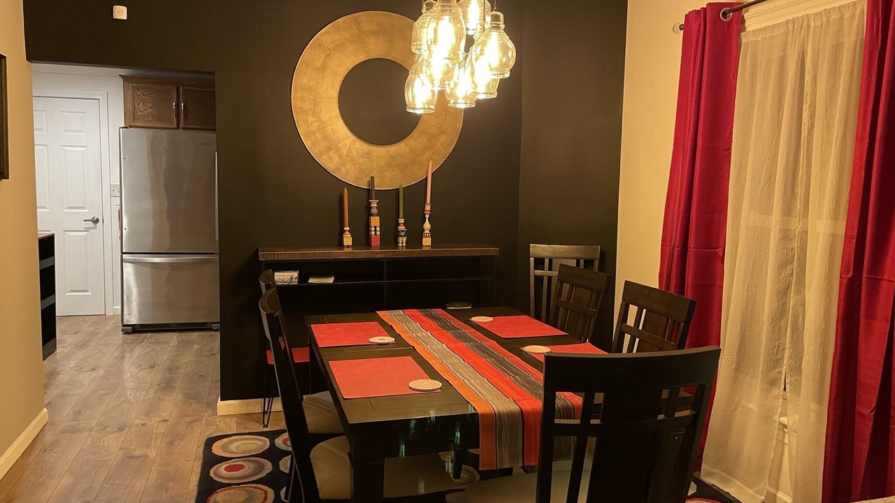 Photo of Livingroom in Front Park