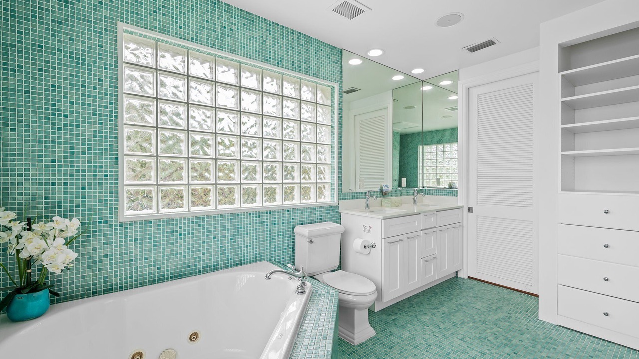Photo of Bathroom in Victoria Park