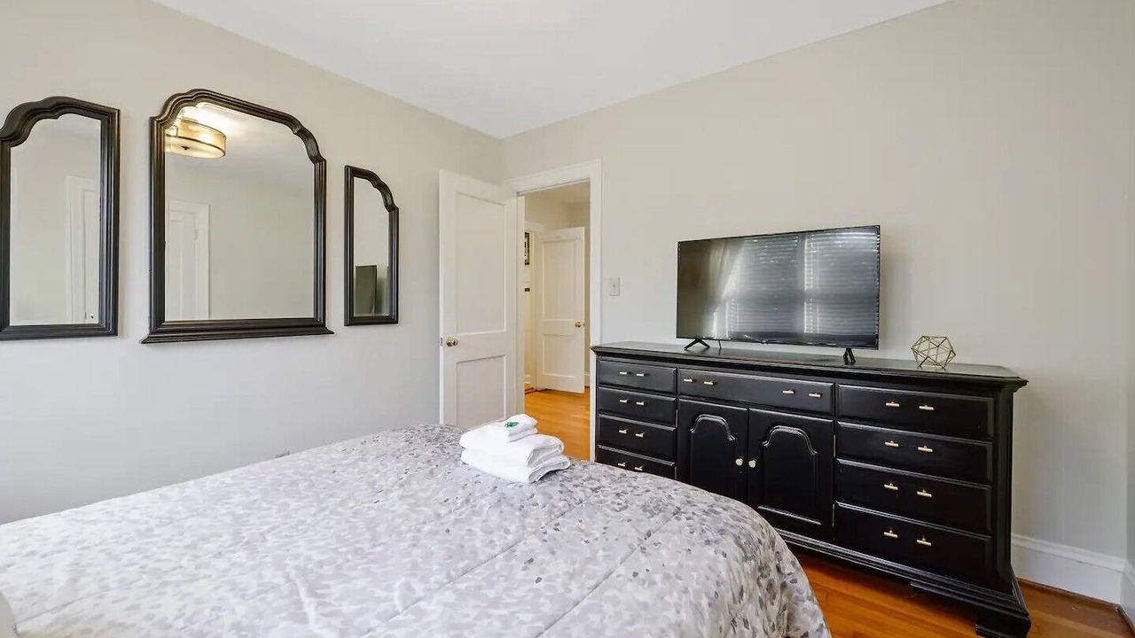 Photo of Bedroom in Apex