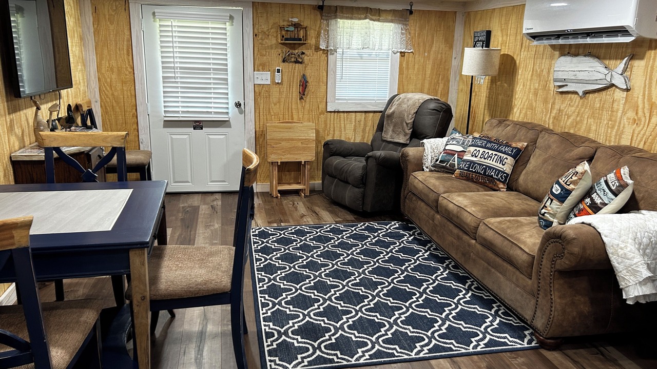 Photo of Livingroom in Leesburg