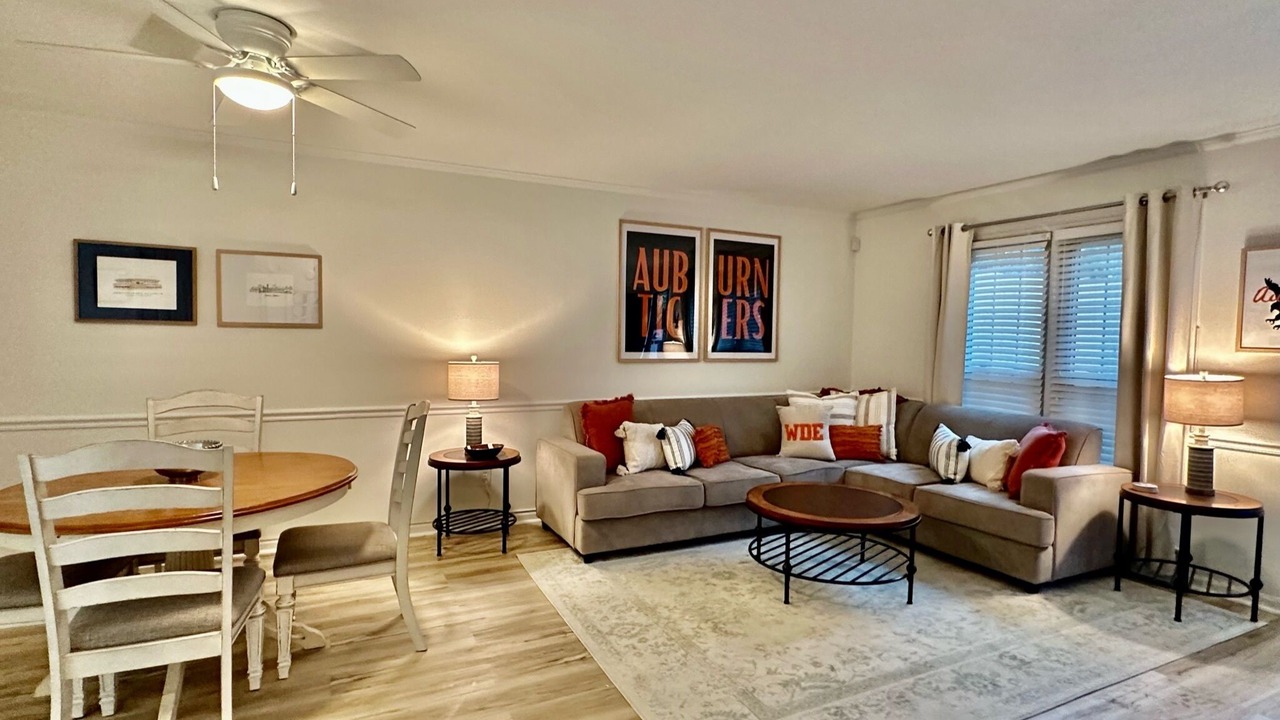 Photo of Livingroom in Auburn