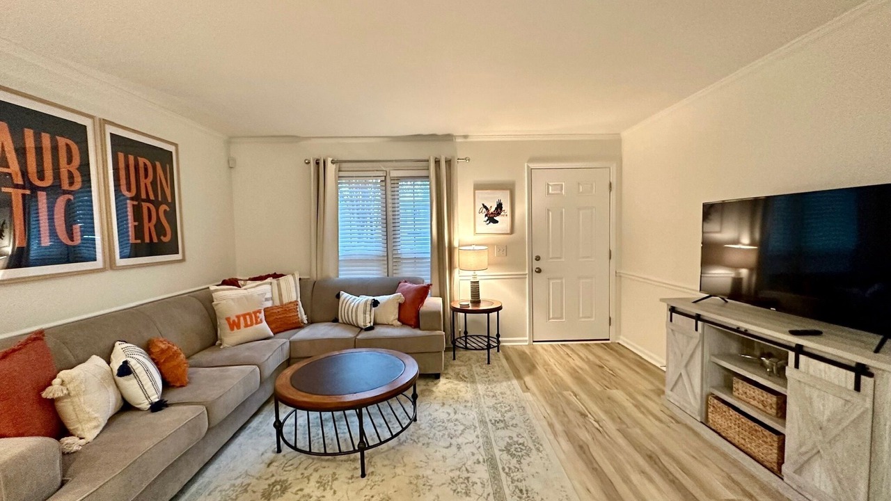 Photo of Livingroom in Auburn