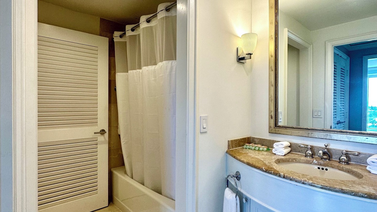 Photo of Bathroom in Key Biscayne