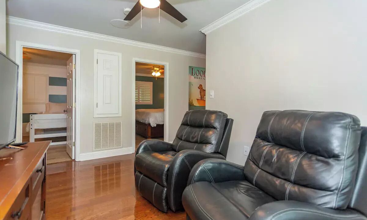 Photo of Bedroom in Titus