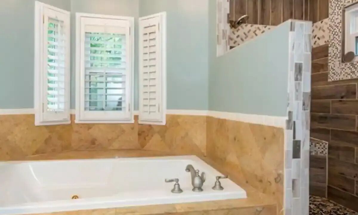 Photo of Bathroom in Titus