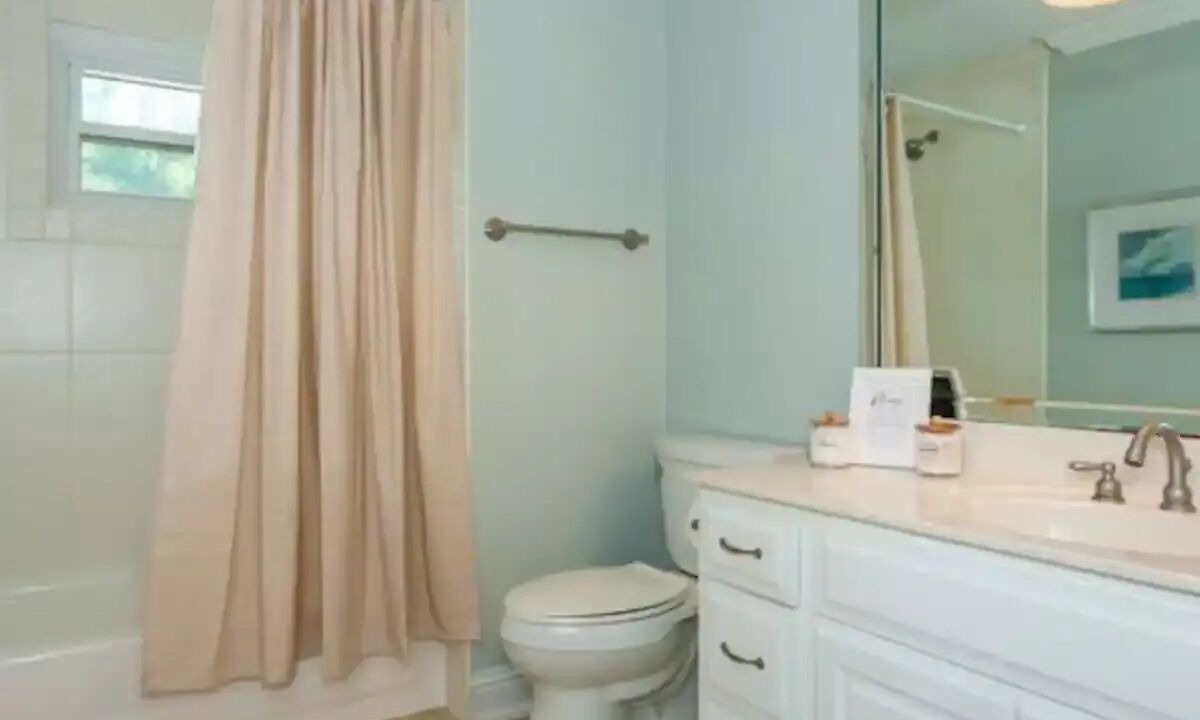 Photo of Bathroom in Titus